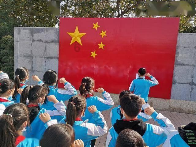 逃离绿色山谷